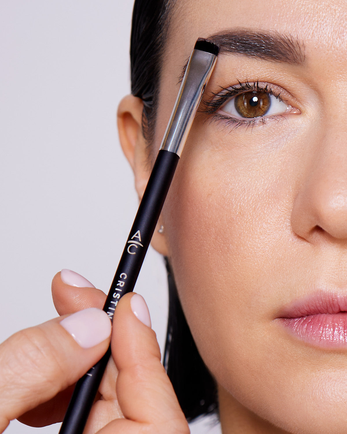 Eyebrow brush 